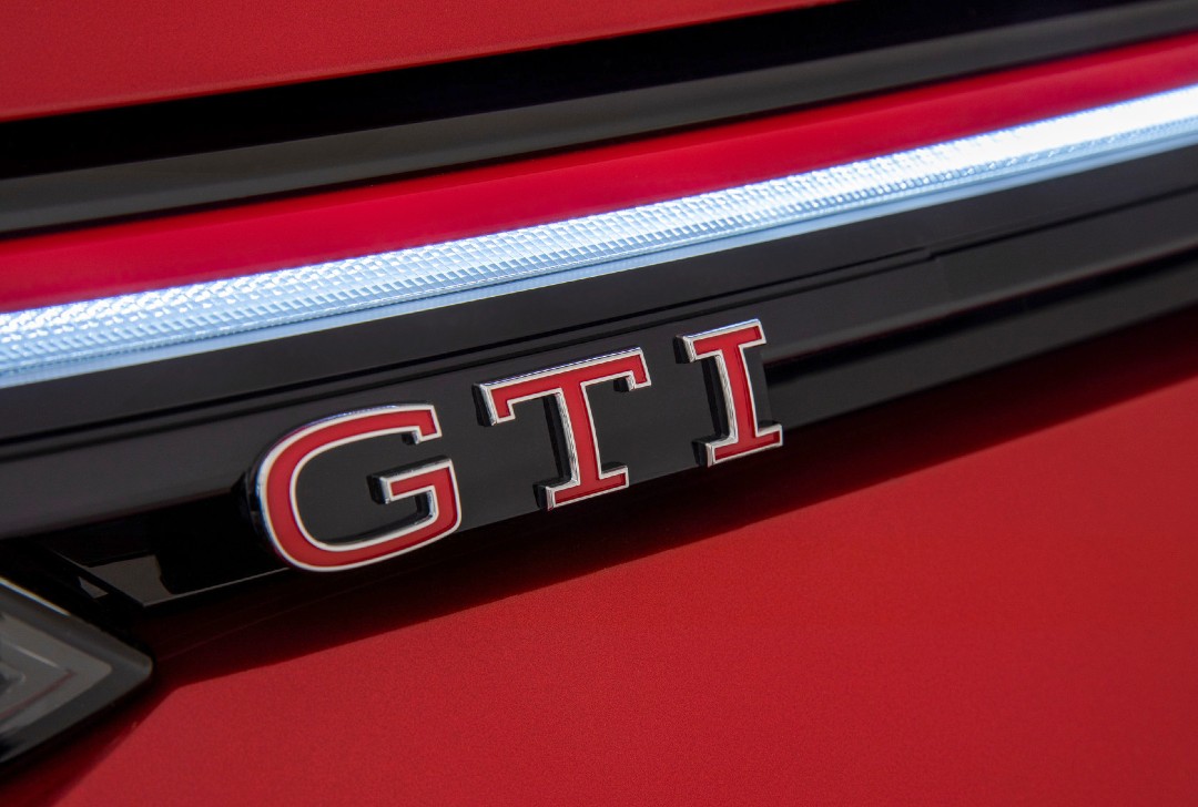VW Golf GTI 11